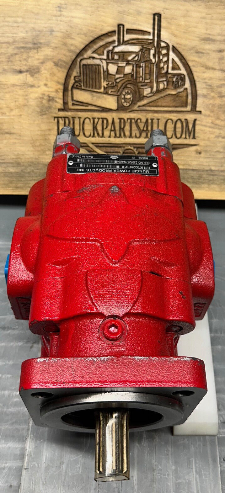 Front view of Muncie 97022APB1X “L” Series gear pump showing input shaft – genuine Muncie hydraulic pump for refuse truck applications